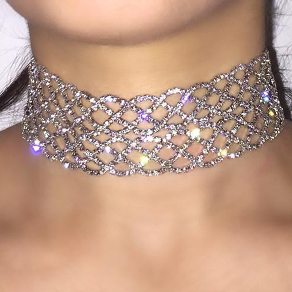 Women Accessories In Amazon - สร้อยคอผู้หญิงแบบมีปกประดับด้วยเพชรเทียมระยิบระยับ ดีไซน์คล้ายโซ่ เครื่องประดับแฟชั่น มีจำหน่ายบน Amazon