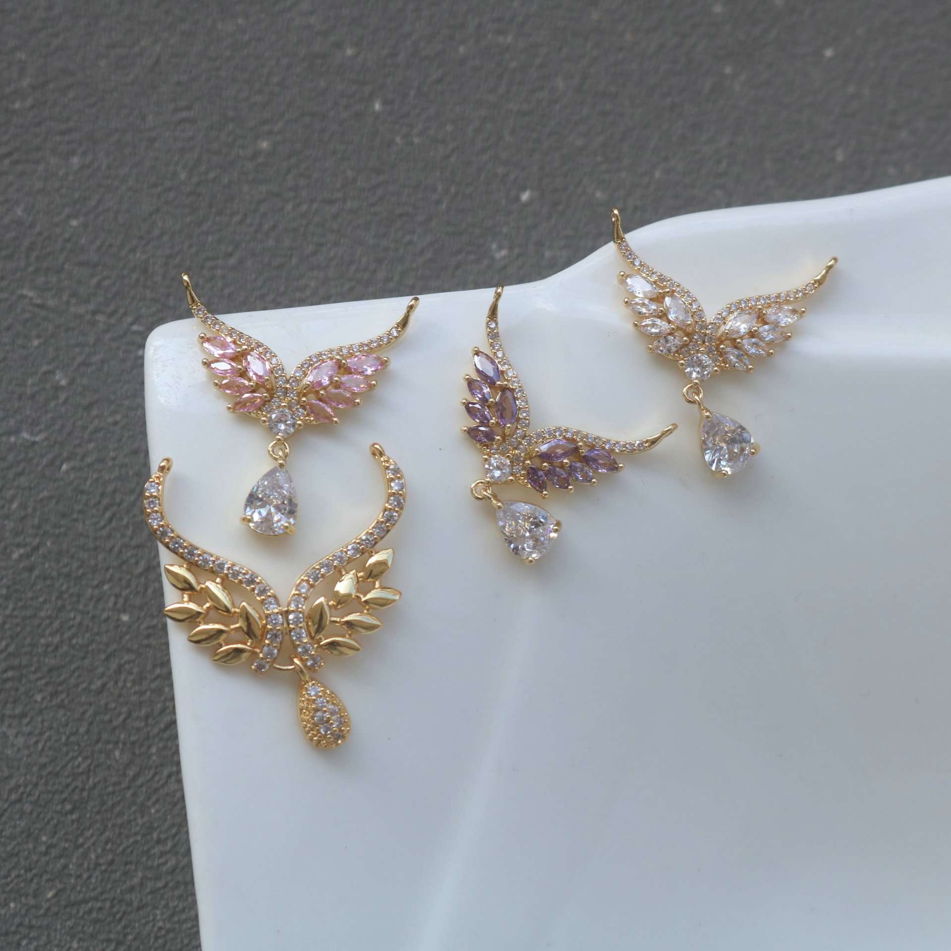 Women Accessories Dropshipping - จี้รูปหยดน้ำประดับเพชรซิรคอนฝังในรูปทรงเขาสัตว์ สีใหม่ บรรจุ 10 ชิ้น/ถุง อุปกรณ์ทำเครื่องประดับ