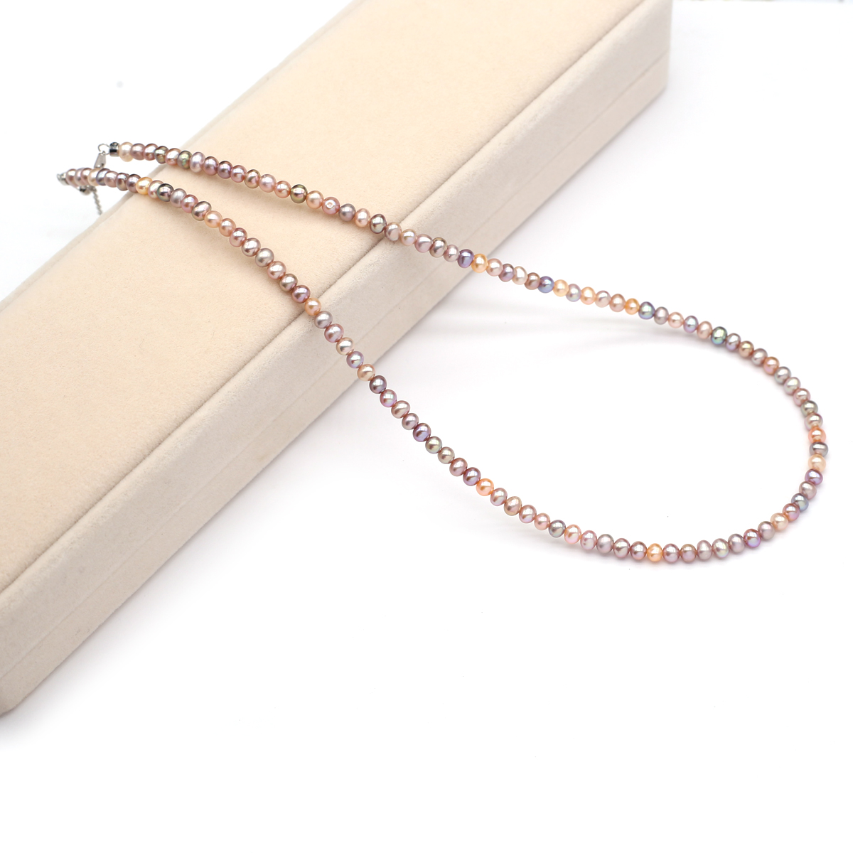 Woman Accessory - สร้อยคอไข่มุกน้ำจืดธรรมชาติแท้ 3-4 มม. สีสันหลากหลาย สร้อยไข่มุกทรงกลมสำหรับผู้หญิง เครื่องประดับเสริมเสน่ห์